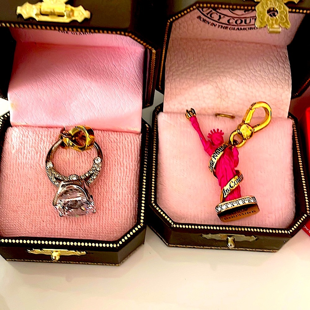 💕 JUICY COUTURE 💕 CHARMS READY TO BE FOR SALE!PLEASE BROWSE THE MANY PICTURES!
